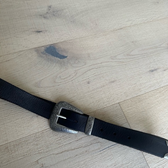 Leather belt with silver buckle - Picture 2 of 6